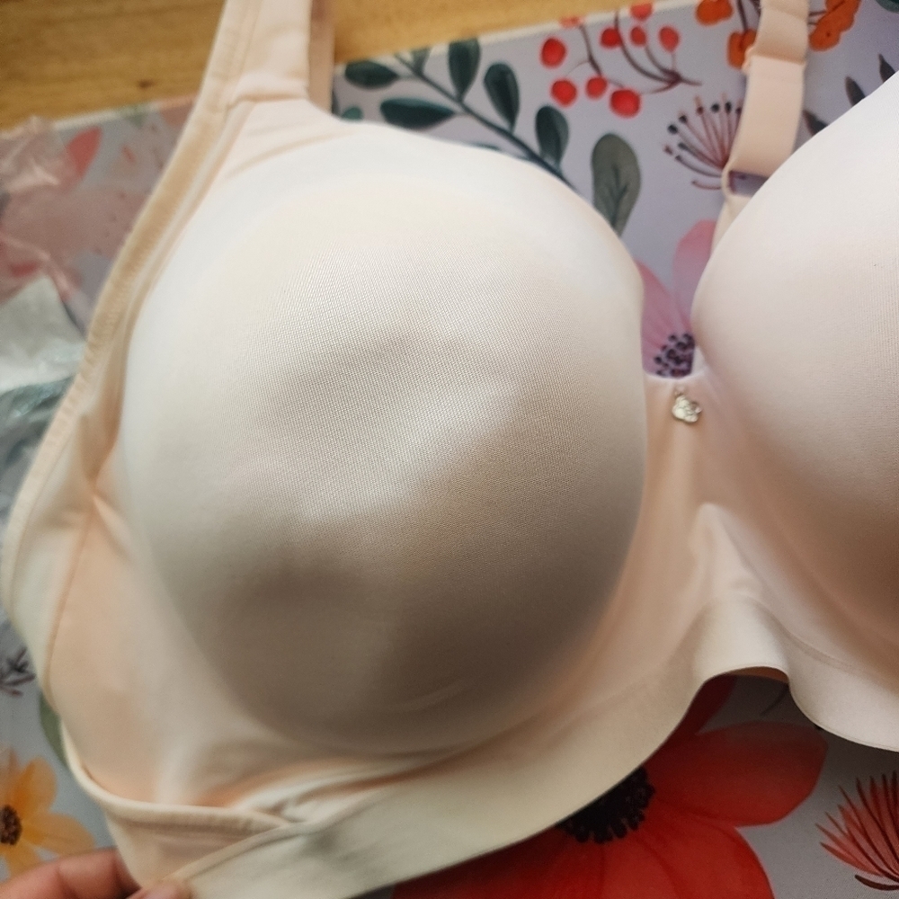 Breezies Nude Underwire Comfort Bra NWT 44DDD - Picture 6 of 7